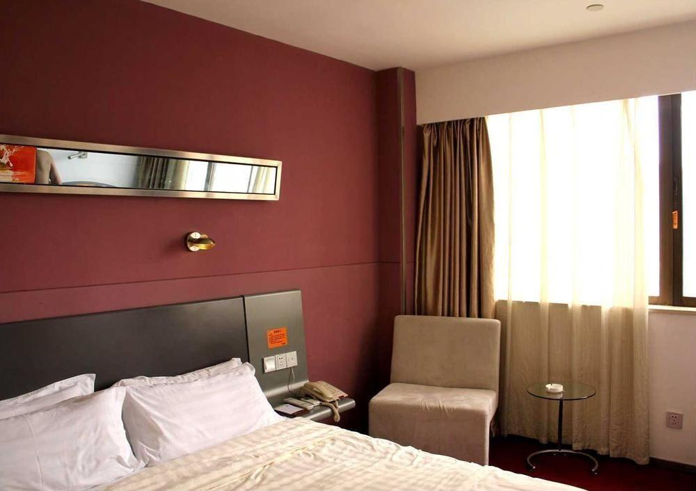Motel Xiamen Railway Station Екстер'єр фото