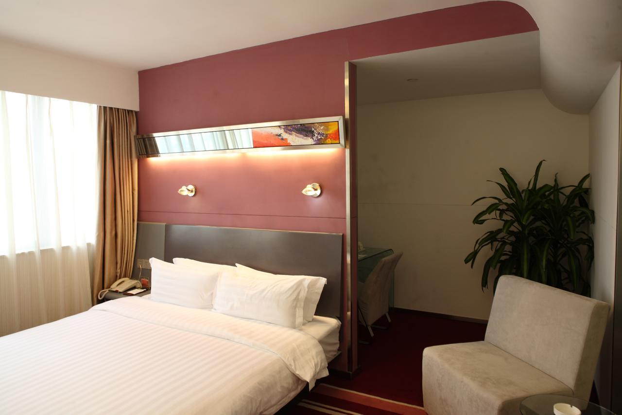 Motel Xiamen Railway Station Екстер'єр фото