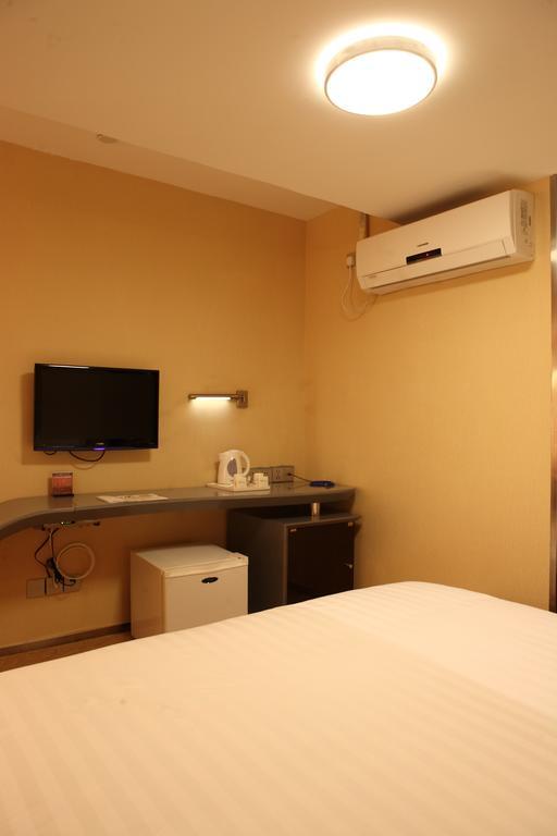 Motel Xiamen Railway Station Екстер'єр фото