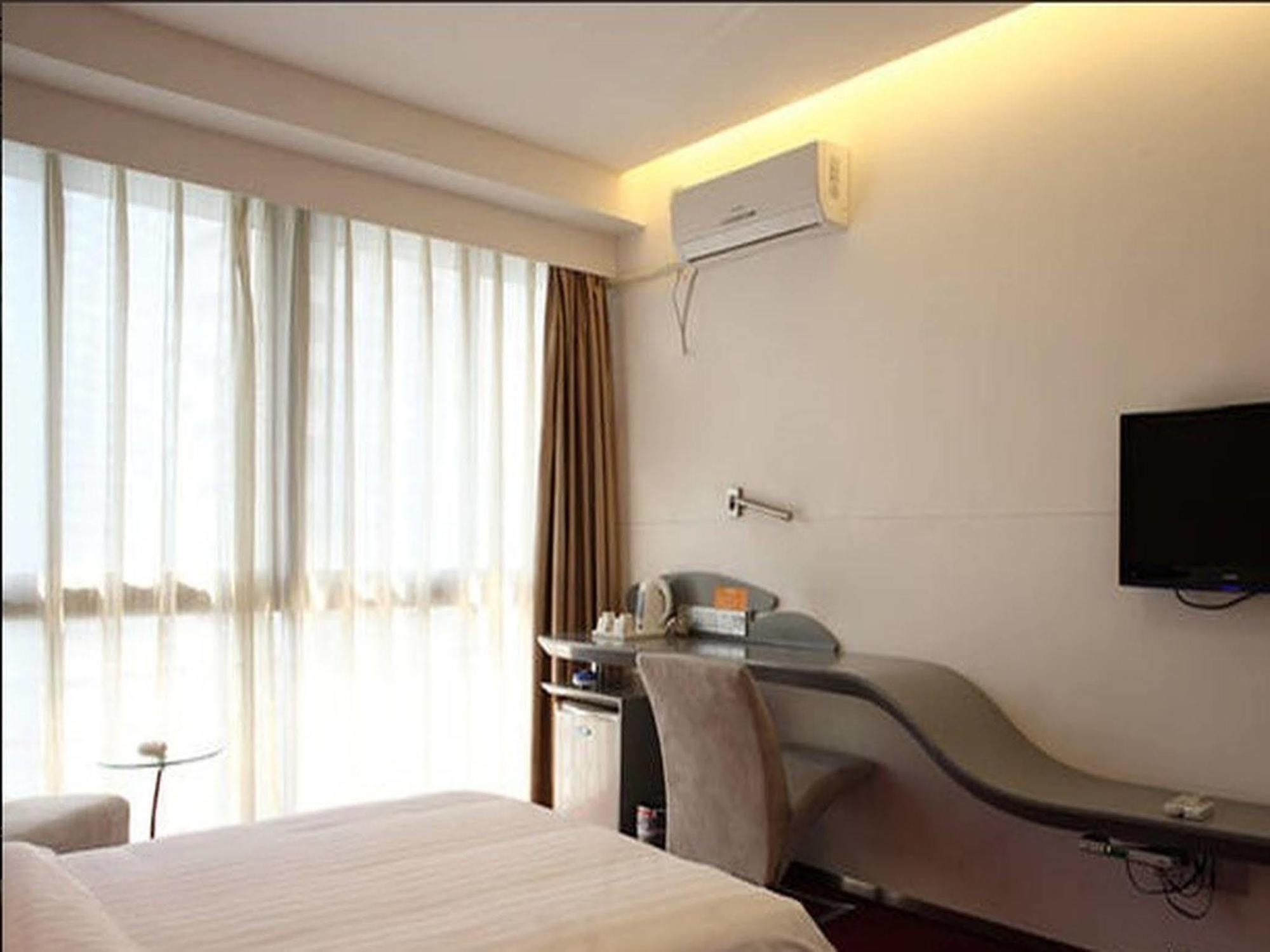 Motel Xiamen Railway Station Екстер'єр фото